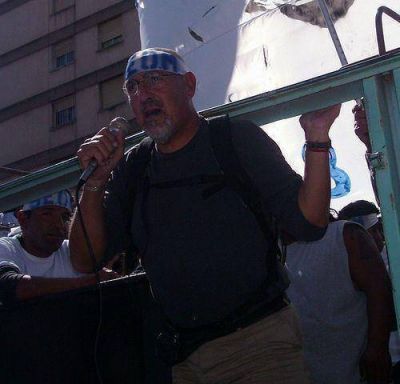 A cara descubierta, amenazaron de muerte a Santill�n y a su familia