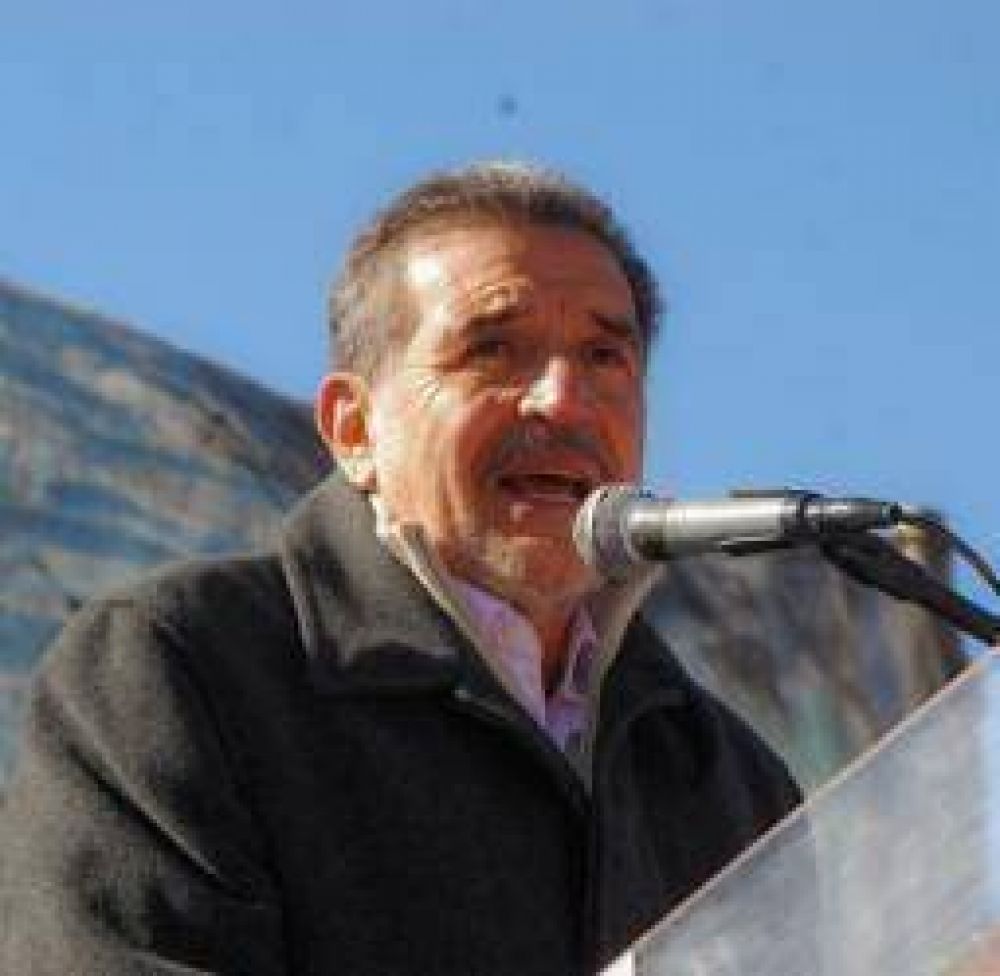 Beder defendi� su gesti�n y la compar� con la de �ngel Maza