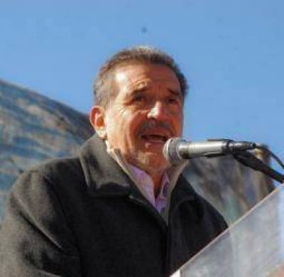 Beder defendi� su gesti�n y la compar� con la de �ngel Maza