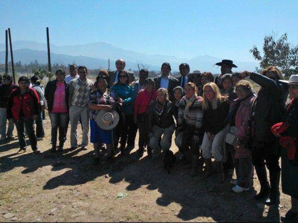 Donaci�n de legisladores para un Centro Gaucho