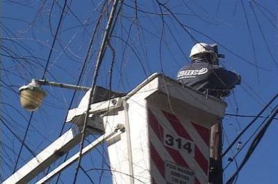 Renuevan luminarias en Claypole