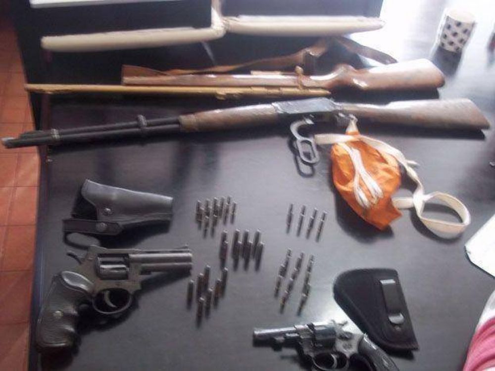 Secuestraron armas en una vivienda de Maip� pero no hay detenidos