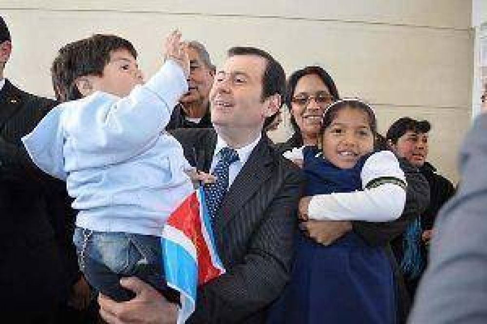 Zamora dijo que las elecciones para gobernador representan el m�ximo plebiscito