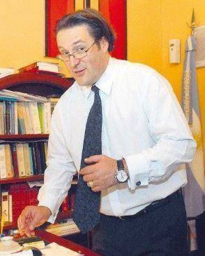 Apoyo oficial al juez acusado de perjudicar a De Narv�ez