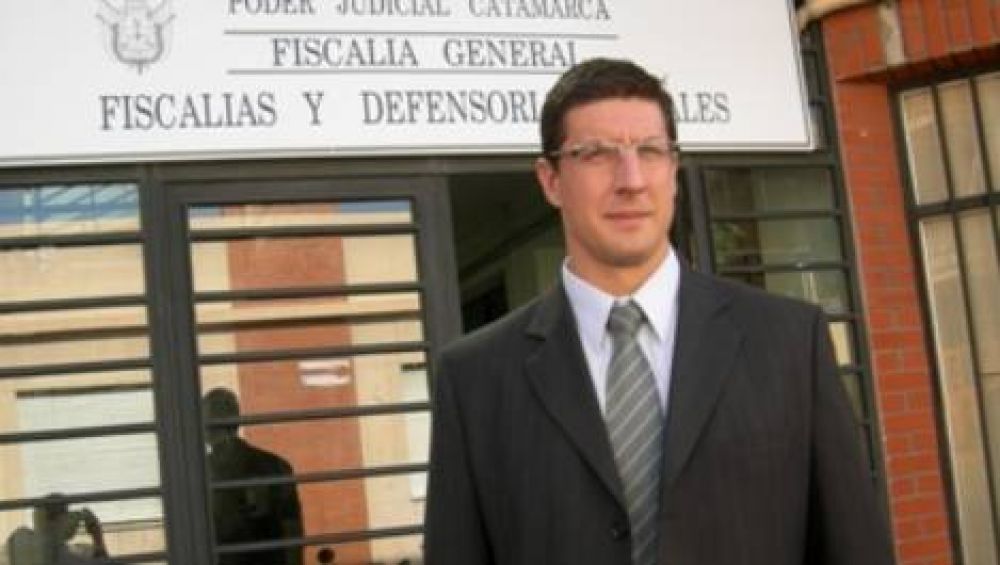 La menor hallada en el r�o habl� e identific� a una persona