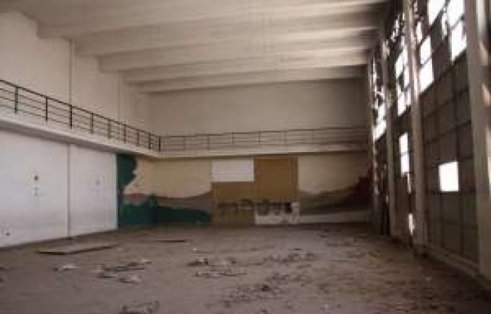 Gioja prometi� darle vida a un polideportivo hist�rico