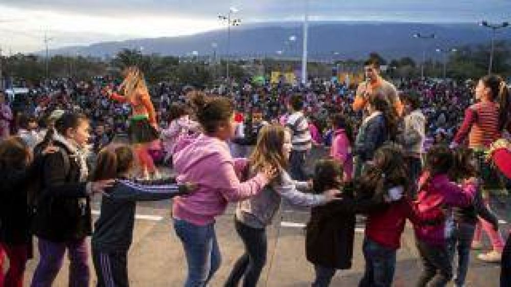M�s de 5 mil ni�os cerraron los festejos del �D�a del Ni�o�