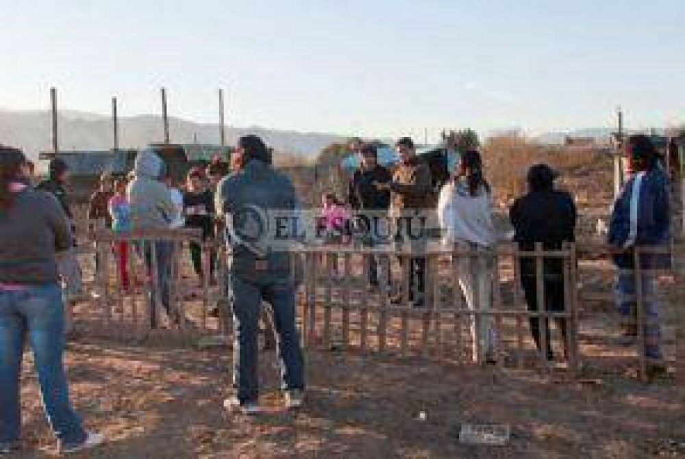 �Pintaron los dedos� a los usurpadores y los intimaron a desalojar en 15 d�as