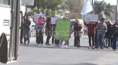 Vecinos marcharon por m�s seguridad