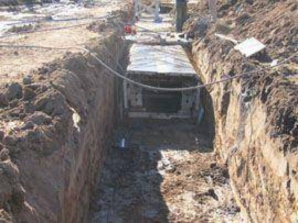 Avanza el colector pluvial que se construye al Sur de las v�as	