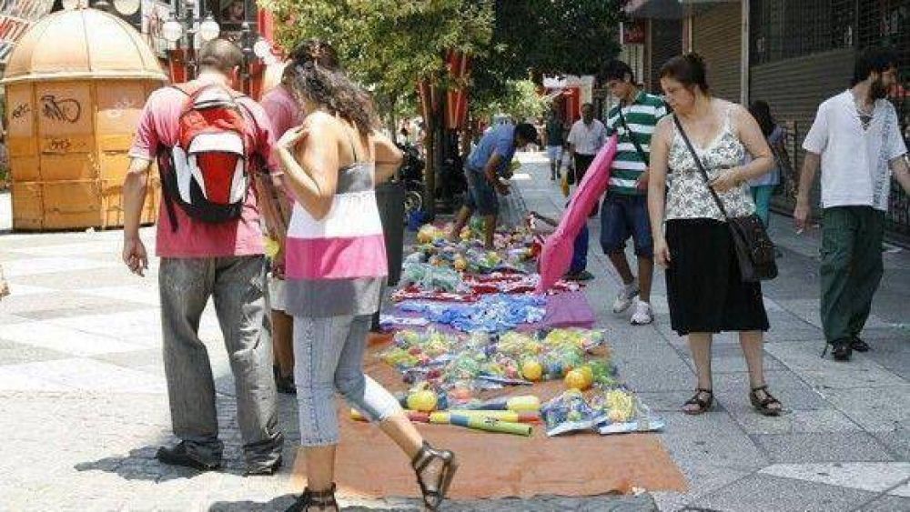 Ni Alperovich ni Amaya se hacen cargo de los ambulantes