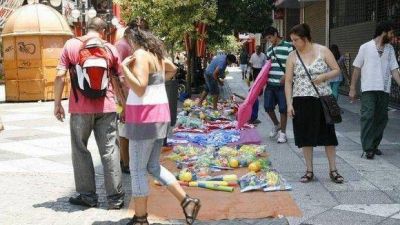 Ni Alperovich ni Amaya se hacen cargo de los ambulantes