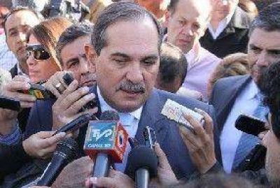Alperovich. "Hay que frenar el empleo en negro"