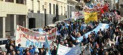 Los obreros en conflicto se hicieron sentir en el microcentro rosarino 