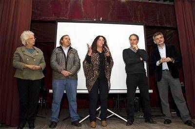 El Frente Progresista Popular lanz� la candidatura de Naddeo a la Legislatura porte�a
