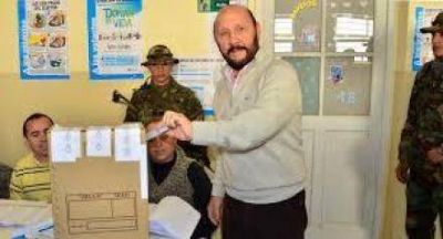Insfran firm� convocatoria a elecciones en la provincia 