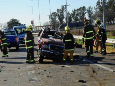 Choque m�ltiple en la autov�a de la ruta 19 dej� un muerto