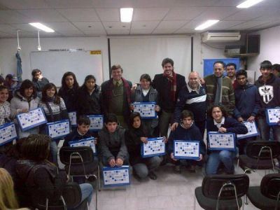 Se entregaron 472 netbooks del Programa �Conectar Igualdad�
