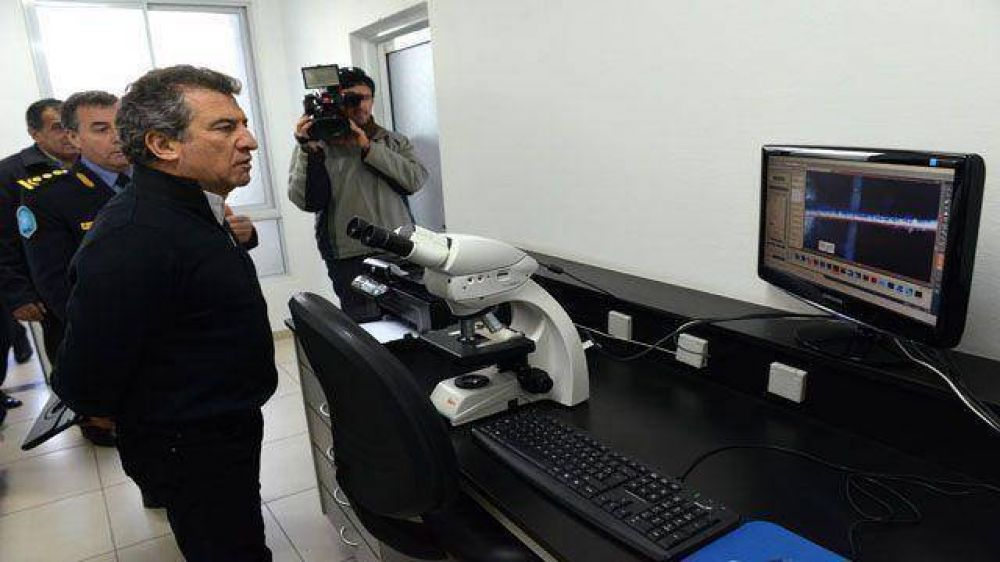 Urribarri destac� el nivel del laboratorio de criminal�stica  