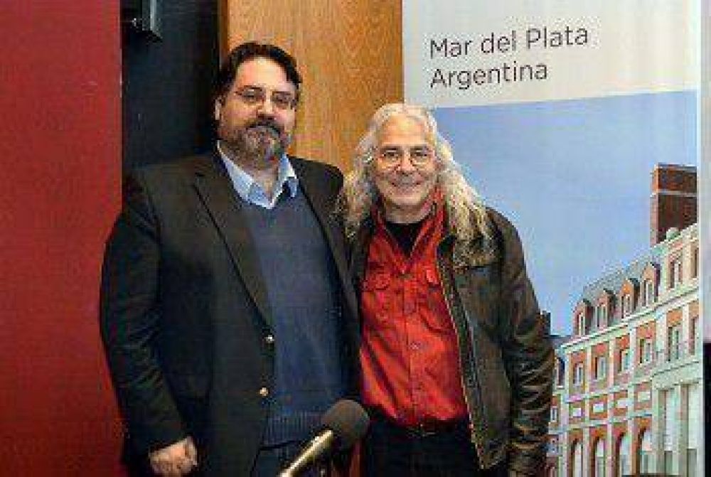 Contin�a con �xito el ciclo de charlas sobre historia y m�sica en la ciudad