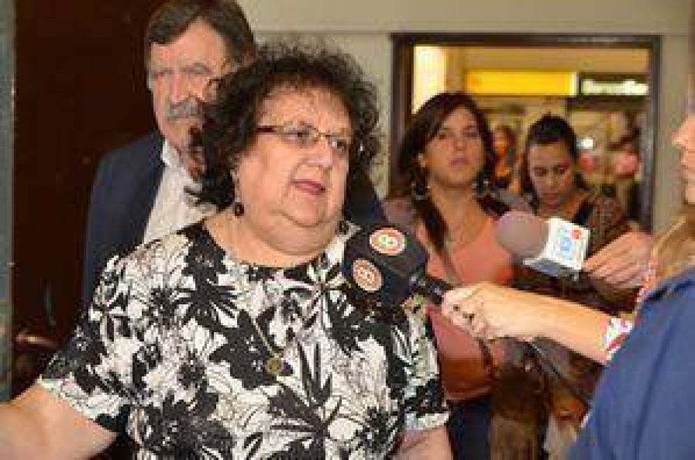  Mar�n de Sobelvio pide destituir a Rosselot
