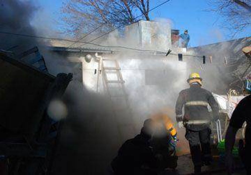 Da�os por incendios en una casa y un garaje