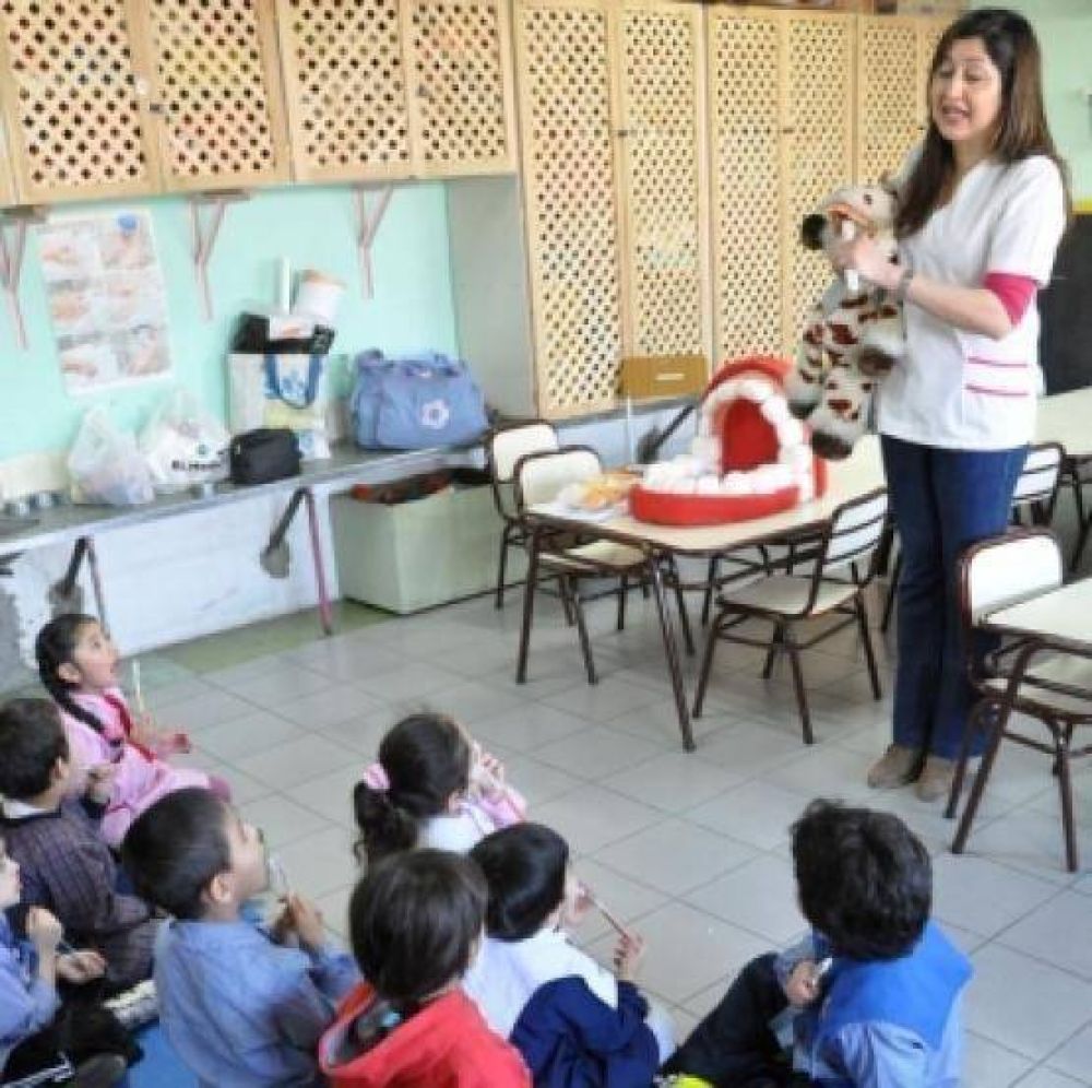 Charla de salud bucal para los peque�os del Jard�n N� 19