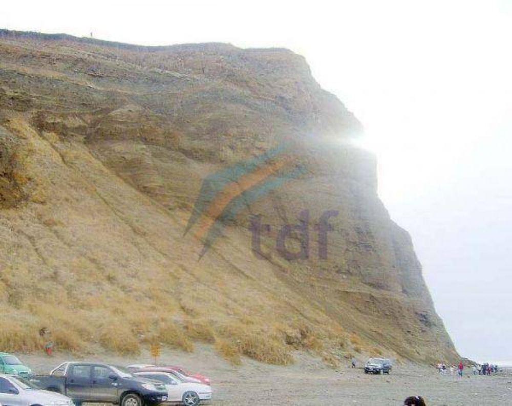 Joven de 25 a�os amenaz� con matarse arroj�ndose del cabo Domingo