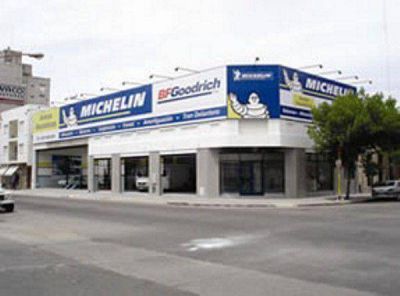 Dos motochorros robaron m�s de $200 mil al empleado de una gomer�a