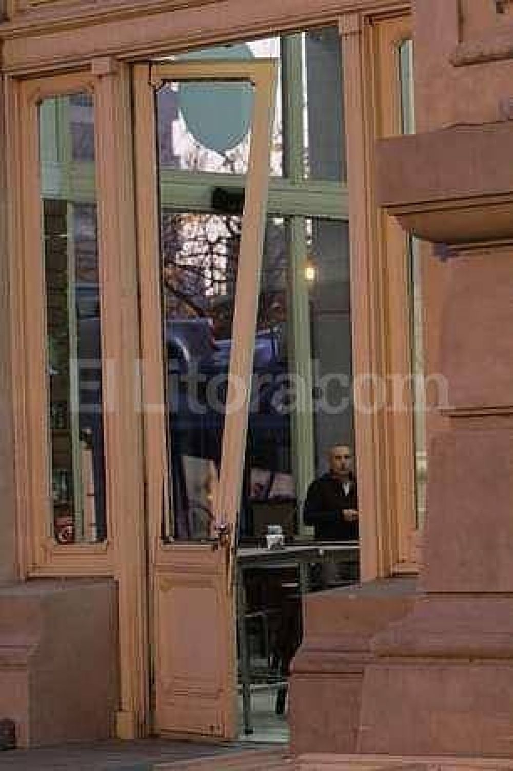 Explosi�n en un bar de la Estaci�n Belgrano