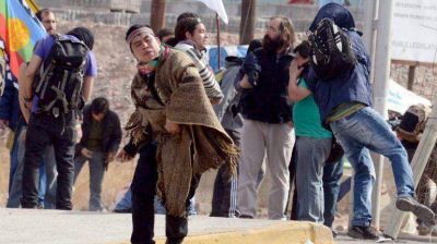 Un manifestante recibi� una herida de bala durante la represi�n en Neuqu�n