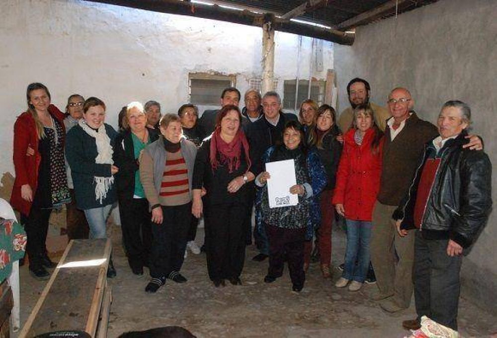 Tigre: El Centro de Jubilados Almirante Brown recibi� su reconocimiento