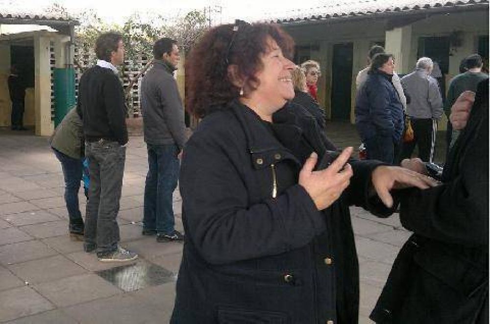 Iris Bustos y Javier Gonz�lez integrar�n la lista del FPV