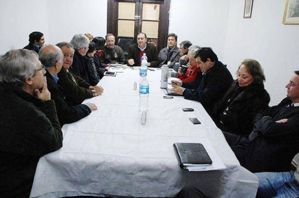 El titular de la UCR consider� que fue una �excelente reuni�n�