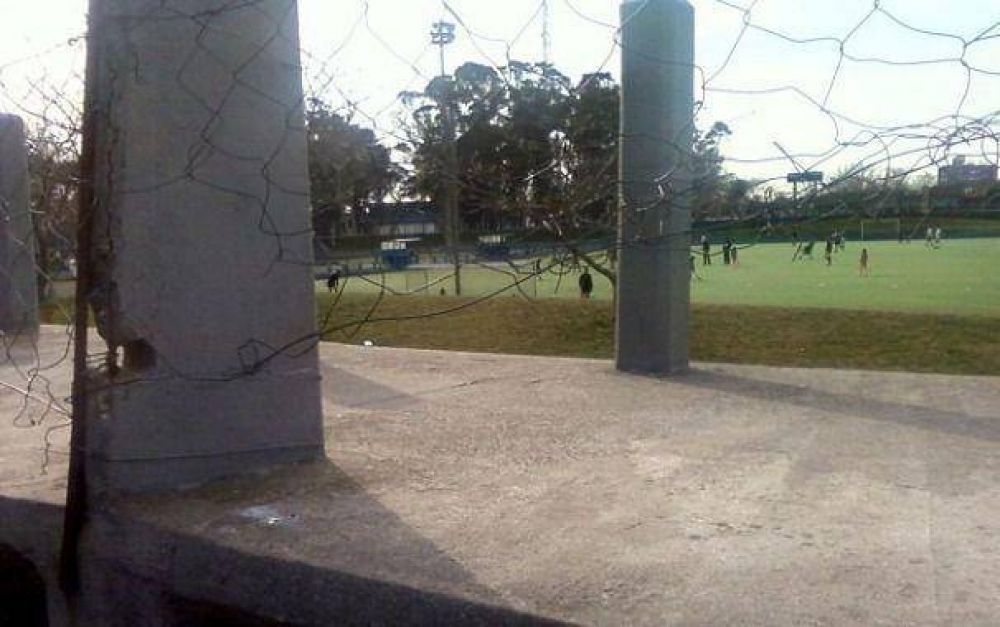 Denuncian abandono del Parque de Deportes