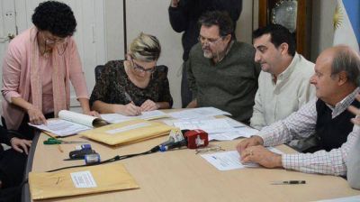 Tres empresas presentaron ofertas para pavimentar calles del barrio LU4