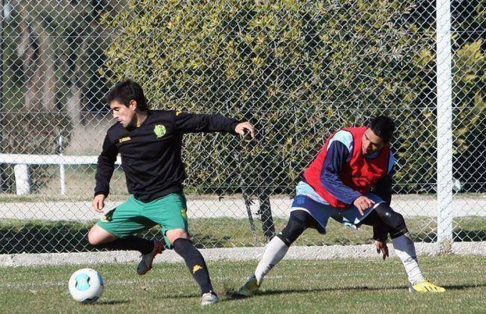 Aldosivi parti� a C�rdoba con cambios