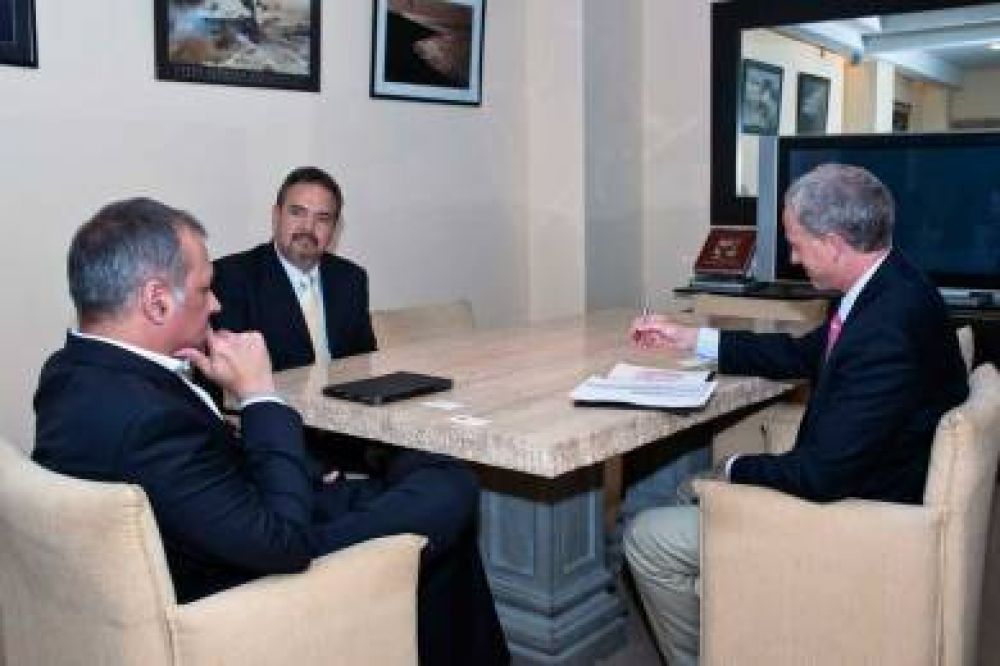 Buzzi gestion� una inversi�n de $15 millones para mejorar la telefon�a celular en Chubut
