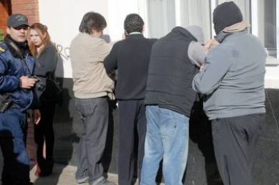 Desbaratan una banda que estafaba con la venta de veh�culos