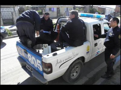 Hallan elementos de la escuela Esparza y detienen a un supuesto autor del robo