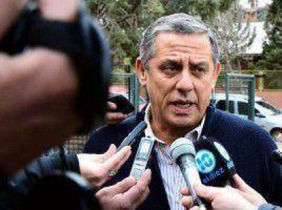 Quiroga pide explicaciones a Sapag