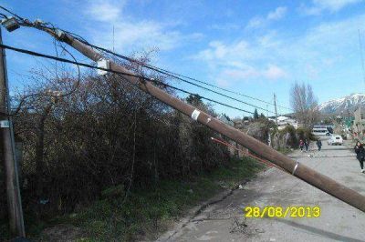 Problemas con cables en calle Mosconi