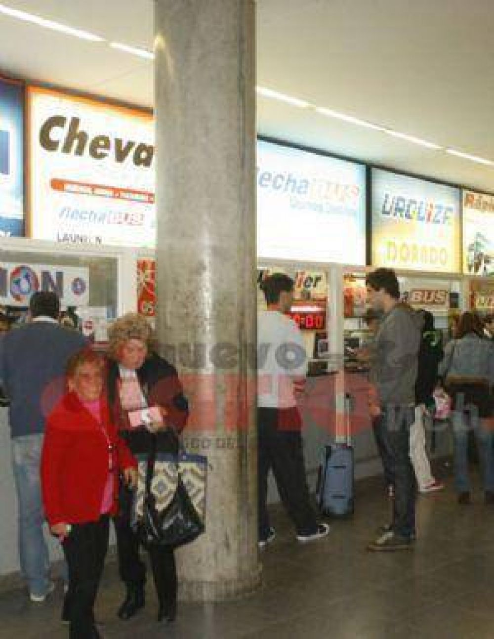 Por un paro, hubo demoras en micros de larga distancia