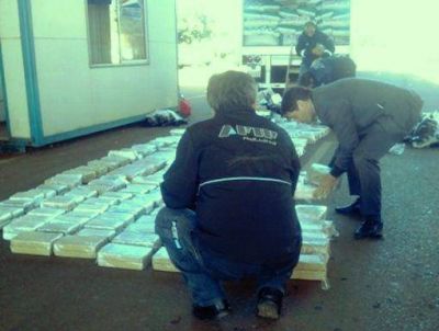 Un cami�n con arroz ocultaba casi una tonelada de marihuana