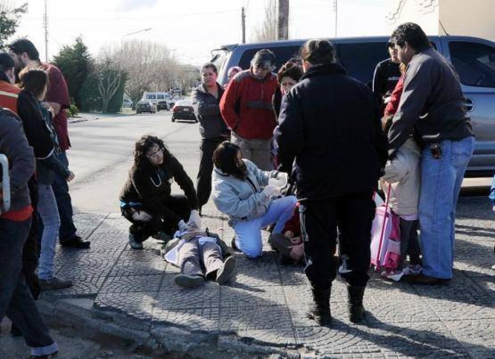 Cinco menores heridos tras colisi�n