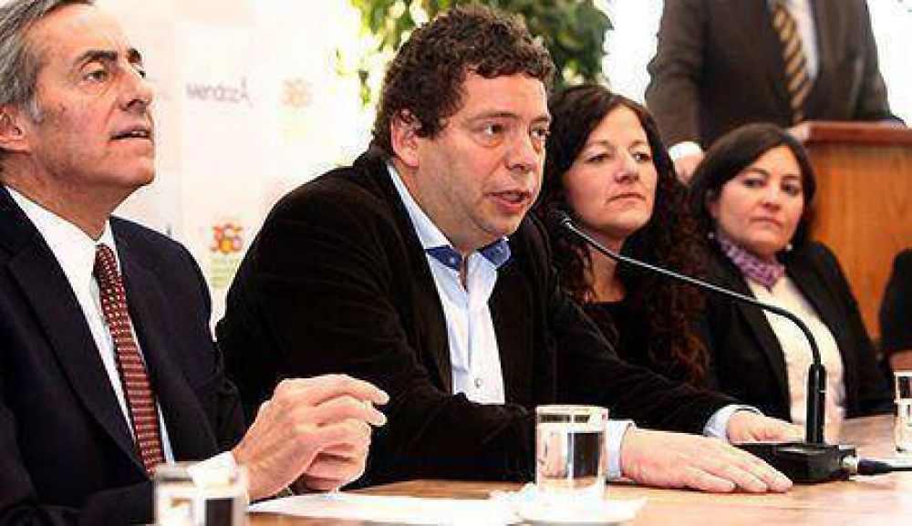 El Gobierno present� la campa�a �DisFruta y Verduras de temporada"