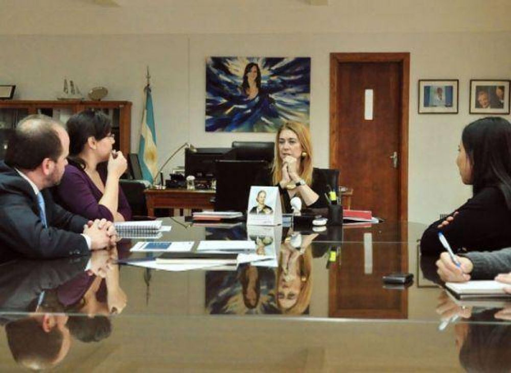 Eval�an comenzar a exportar celulares ensamblados en Tierra del Fuego