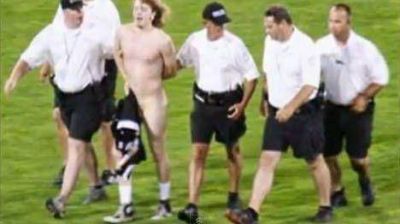 Atraparon a una pareja cuando ten�a relaciones sexuales en la cancha
