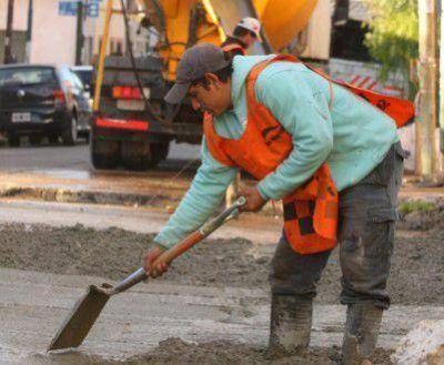 Contin�a el plan de bacheo en seis barrios de San Mart�n