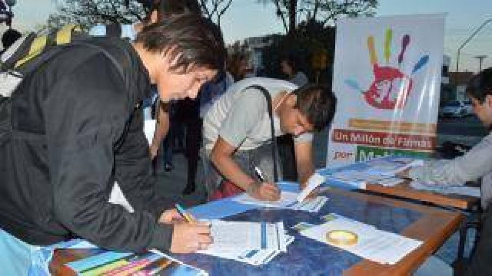 La Campa�a un Mill�n de Firmas en la UNCA